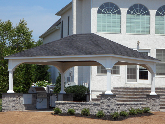 Vinyl pergola with 10 inch columns in ivory color